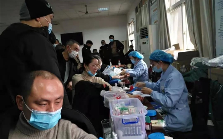 点滴热血汇聚，，，，，，，，k8凯发爱心传递